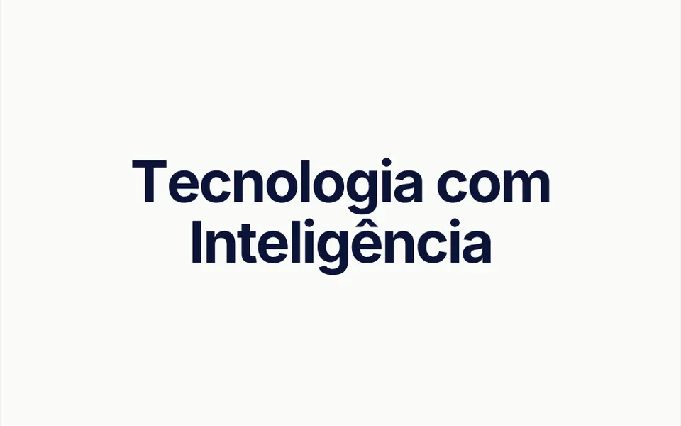 Decode Text: Título que surge embaralhado em letras, números e símbolos e vai se acertando até formar a frase.