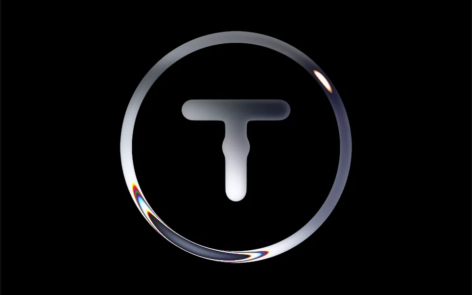 Medalha: Your logo turns into a mirror-polished metal piece, with reflections slowly flowing across its surface.